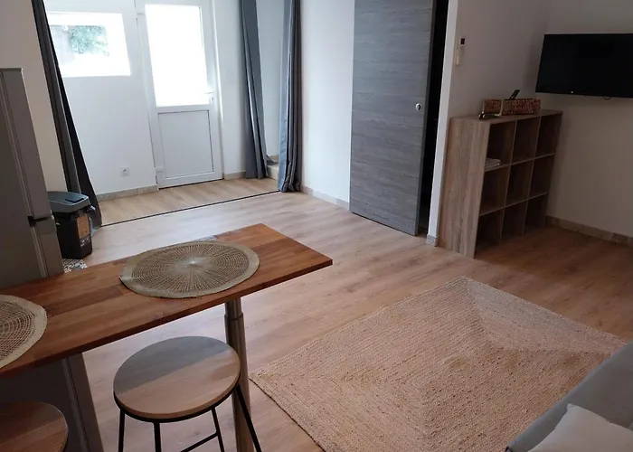 Petit Nid Douillet Fourques (Gard)